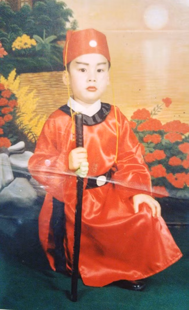 Nhiều bạn trẻ cho biết họ không thể nhịn được cười khi xem ảnh hồi nhỏ của chính mình. Đây cũng là dịp để mọi người cùng ôn lại kỷ niệm xưa.