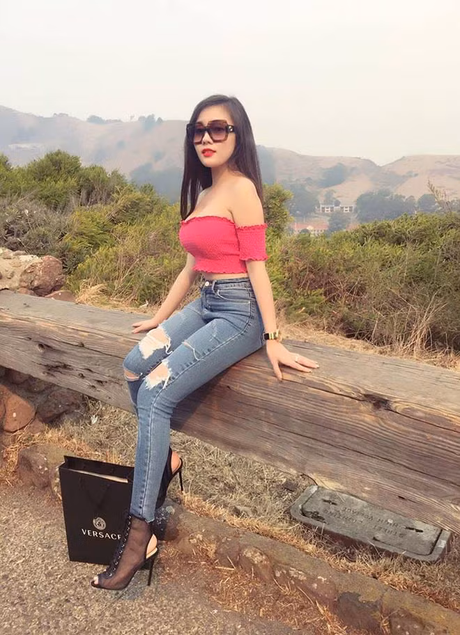 Nữ giảng viên tiếng Pháp khá kín tiếng trong chuyện tình cảm.