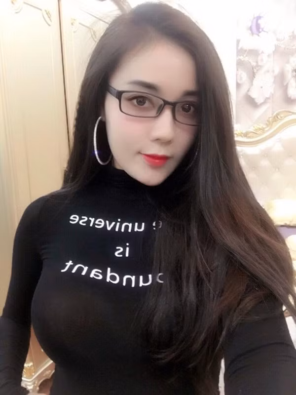 Làn da trắng mịn khiến bao thiếu nữ ao ước.