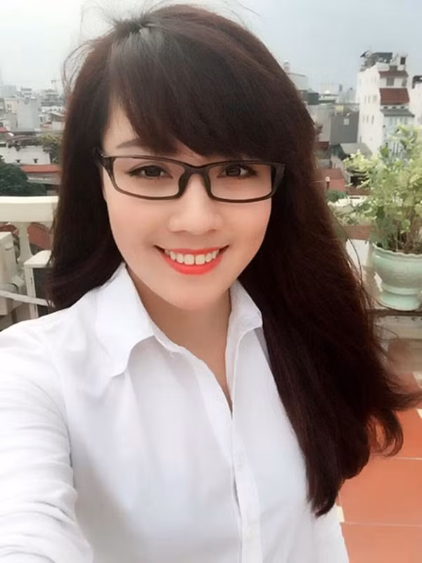 Khuôn mặt xinh xắn của Hà My giúp cô dễ dàng tạo thiện cảm với sinh viên.