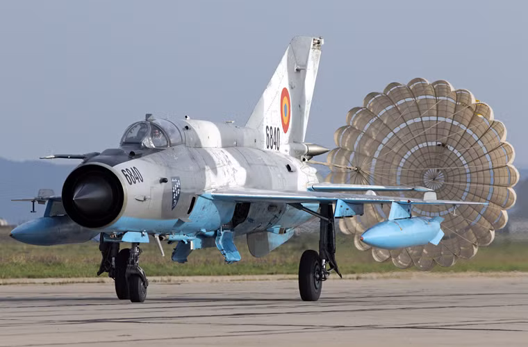 Số F-16 này sẽ dược dùng để thay thế dần cho các máy bay tiêm kích MiG-21 đã lỗi thời và cũng hết niên hạn sử dụng.