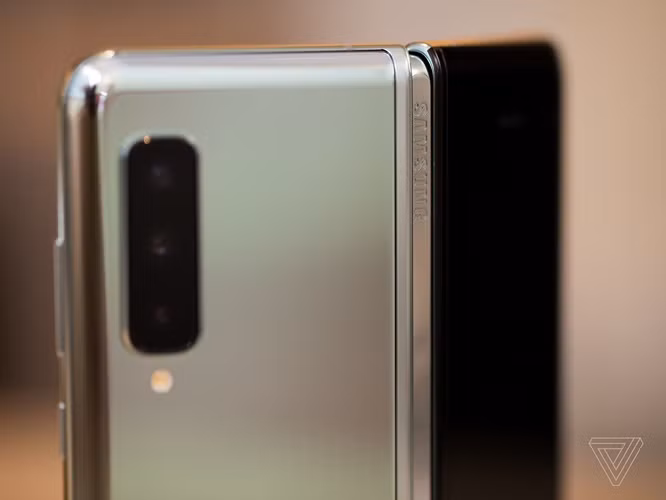 Giai ma nguyen nhan gay nen su co tren Galaxy Fold-Hinh-4