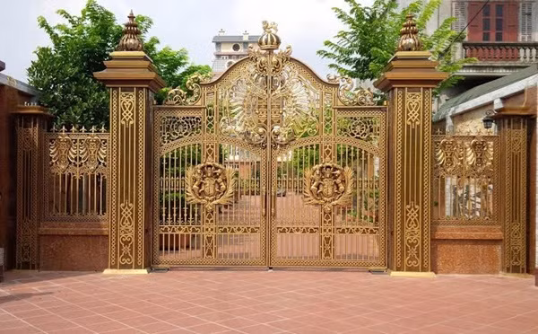 Mot tau cong dong duc dat do cho biet thu nha giau
