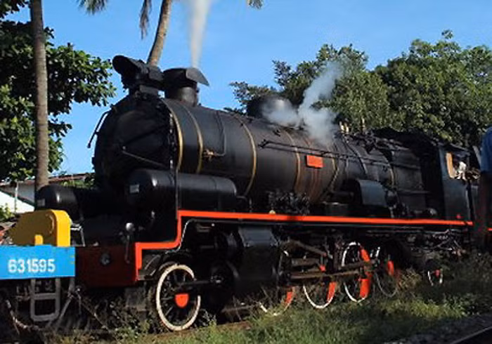 Trước đó, chủ đầu tư đã mua 3 đầu máy hơi nước cũ MIKADO (Tự Lực) có tải trọng trục 10,5 tấn, dừng hoạt động từ năm 1990 để khôi phục. Cục Đăng kiểm đã cấp chứng nhận kiểm định. Chi phí đầu tư cho phương tiện, thiết bị là hơn 46 tỷ đồng.