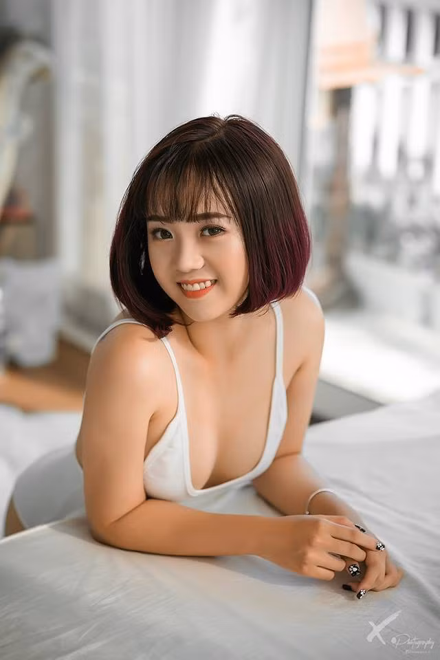 Mỗi khi livestream, Mai Linh Zuto lại được đông đảo cộng đồng game thủ Việt hưởng ứng nhờ cách nói chuyện dí dỏm, hài hước, tung hứng vô cùng thoải mái.