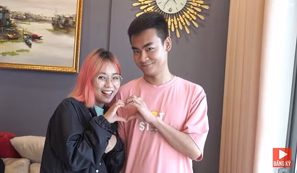 Bức ảnh thân mật của MisThy và streamer Quang Cuốn