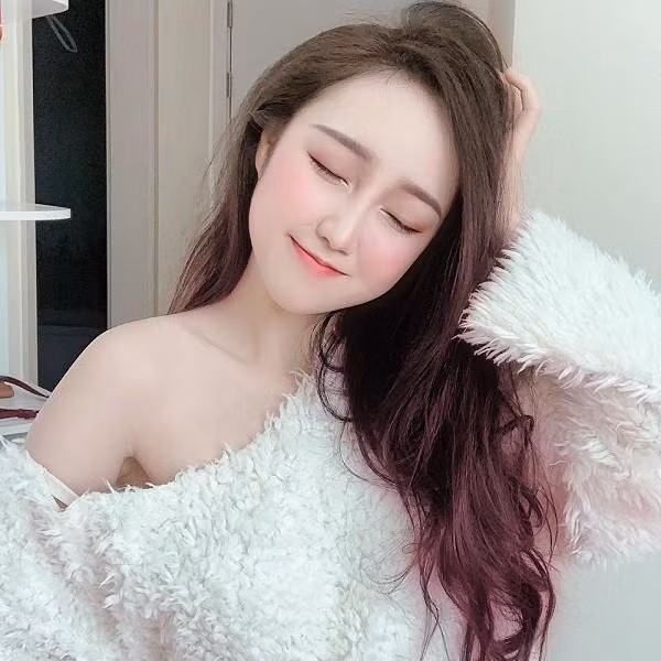 Tháng 5 vừa qua, ngoài việc chia sẻ bí kíp build nhân vật, hướng dẫn vượt ải hay tưng bừng đập đồ như thường lệ thì cộng đồng Cửu Kiếm 3D đang phát cuồng vì sự xuất hiện của nữ admin game mới Mộng Linh.