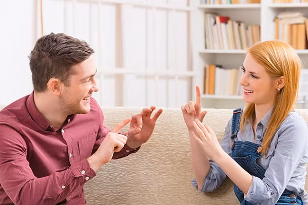 Nhờ những tính năng đặc biệt trên, có thể coi ứng dụng Tạo phụ đề trực tiếp của Google là trợ thủ đắc lực giúp người khiếm thính giao tiếp nhanh chóng, hiệu quả hơn nhiều so với trước đây.