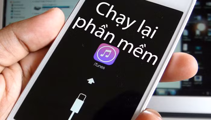 Một trong những lỗi phổ biến nhất khiến điện thoại không lên nguồn là do lỗi phần mềm. Trước đó, bạn có thể thấy nhiều biểu hiện khác của tình trạng này như máy đơ, chậm và để khắc phục bạn có thể tự nâng cấp phần mềm nếu có chuyên môn.