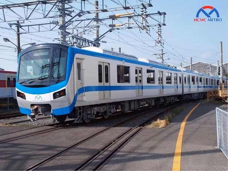 Đoàn tàu có thể chở tổng cộng 930 khách, trong đó có 147 khách ngồi ghế, 783 khách đứng. Tàu có bề rộng 3m.