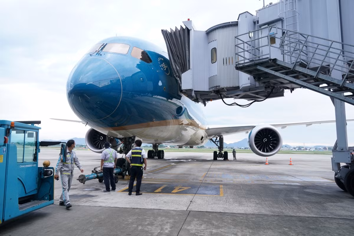 Tuy nhiên, Cho dù có thể có những cột ăng ten cực lớn ở bên cạnh nhưng khả năng hút sét cũng chỉ đạt 99,9%, tức là vẫn có thể lọt ra ngoài được.