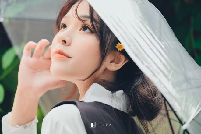 Nữ streamer xinh đẹp cho biết, cô và Pake yêu nhau được hơn một năm. Cô cũng thường xuyên đến nhà thi đấu để cổ vũ bạn trai và những đồng đội của EVOS.