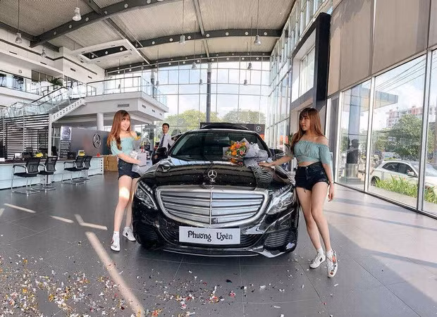 Là một trong những streamer đời đầu của Việt Nam, với sự nghiêm túc trong công việc Uyên Pu hiện sở hữu khối tài sản đáng mơ ước.