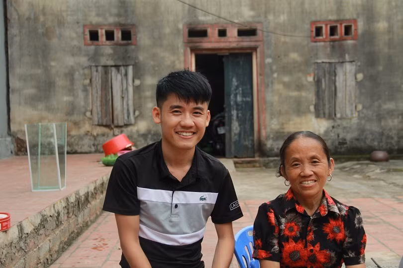 Tuy nhiên, đây không phải là nguyên nhân duy nhất, nhiều người xem trung thành của bà Tân còn phát hiện một lí do khác đó chính là tình trạng spam trên YouTube của bà Tân quá lớn.