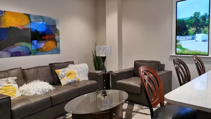 Đắt đỏ là vậy nhưng bù lại các khách hàng luôn được thừa hưởng giá trị tốt nhất của hầm trú ẩn, đó là sự an toàn.