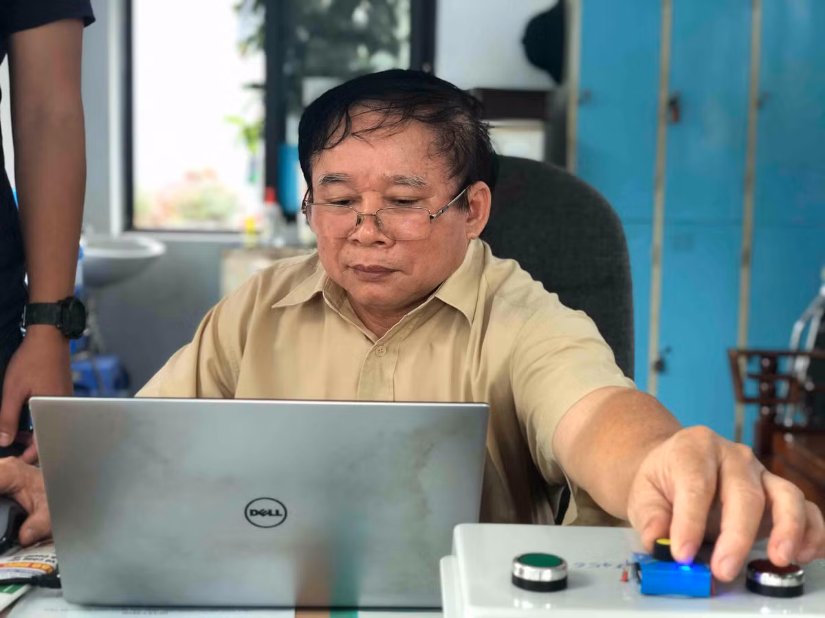 May do than nhiet tu xa cuu Thu truong Giao duc che tao co gi dac biet?-Hinh-2