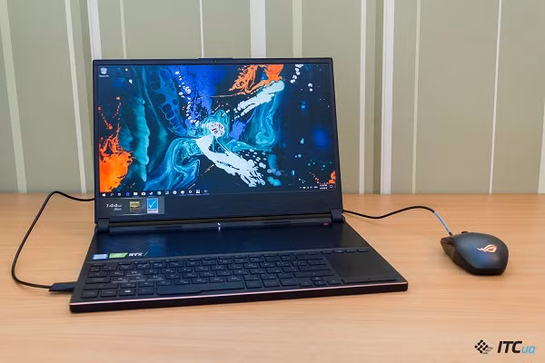  Asus ROG Zephyrus S GX531GX (giá khoảng 40,5 triệu đồng): Chỉ sở hữu màn hình 15,6 inch cùng thiết kế khá mỏng manh nhưng Asus ROG Zephyrus S GX531GX là một trong những dòng laptop được đánh giá là đỉnh nhất dành cho các game thủ trong năm nay. Ảnh: itc