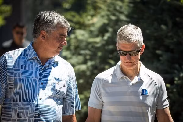 Soc: CEO Tim Cook cua Apple co the bi nhiem Covid-19