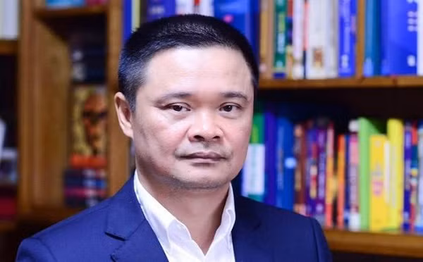Nguyen Pho chu tich Nam Dinh Bach Ngoc Chien lam viec tai tap doan giao duc tu nhan