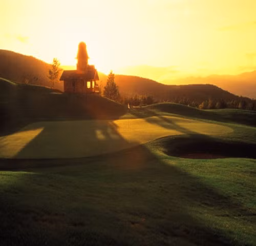 Ngắm sân golf đậm chất Châu Âu giữa lòng xứ sở hoa Anh Đào - Hình 3 Ngam san golf dam chat Chau Au giua long xu so hoa Anh Dao-Hinh-3