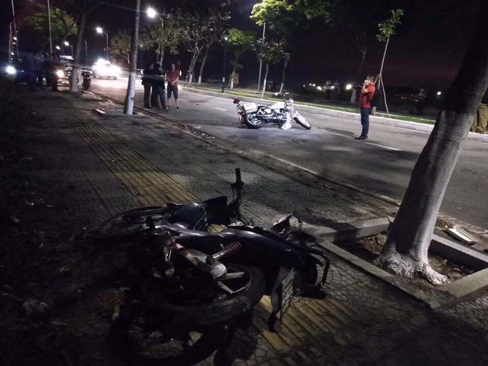 Da Nang: 2 chien si cong an hi sinh khi truy bat nhom dua xe cuop giat trong dem