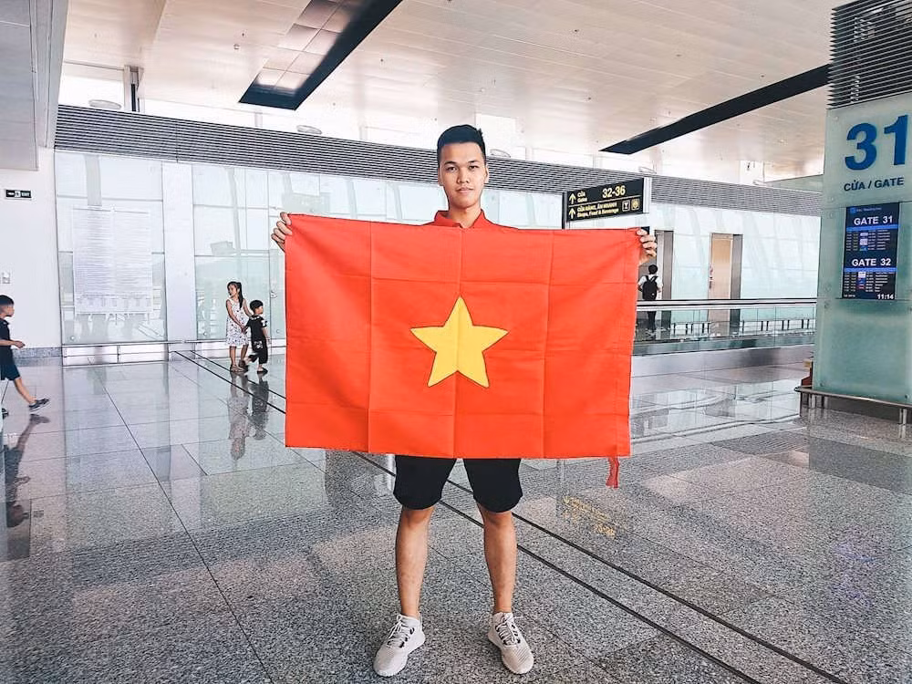 Theo nhiều người chơi, lối đánh của Chim Sẻ Đi Nắng thuộc hàng "cực dị", nhưng đủ sức vượt qua các cao thủ lão làng khiến Chim Sẻ được gắn với biệt danh "thần đồng" của Đế Chế Việt Nam từ đó. Cũng vì như vậy mà Đức Bình đã đem về không ít vinh quang cho cộng đồng AoE Việt.