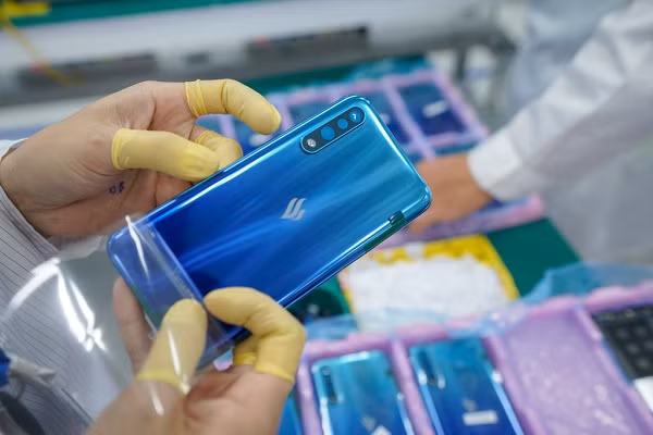 Smartphone Việt: Cái bắt tay đỉnh cao giữa Pininfarina và Vsmart - Hình 2 Smartphone Viet: Cai bat tay dinh cao giua Pininfarina va Vsmart-Hinh-2