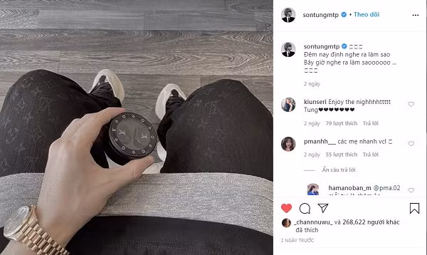 Mới đây trên trang cá nhân Instagram, Sơn Tùng M-TP chia sẻ hình ảnh cặp tai nghe mới cực xịn mà anh vừa sở hữu. Cộng đồng mạng và người hâm mộ nhanh chóng ''truy lùng tung tích'' của chiếc tai nghe đặc biệt này và không khỏi bất ngờ.