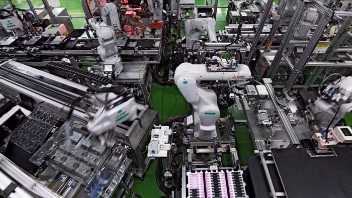 Trong tổng số 32 hệ thống robot ở nhà máy Kisarazu, 26 trong số đó đã hoàn toàn thay thế được con người.