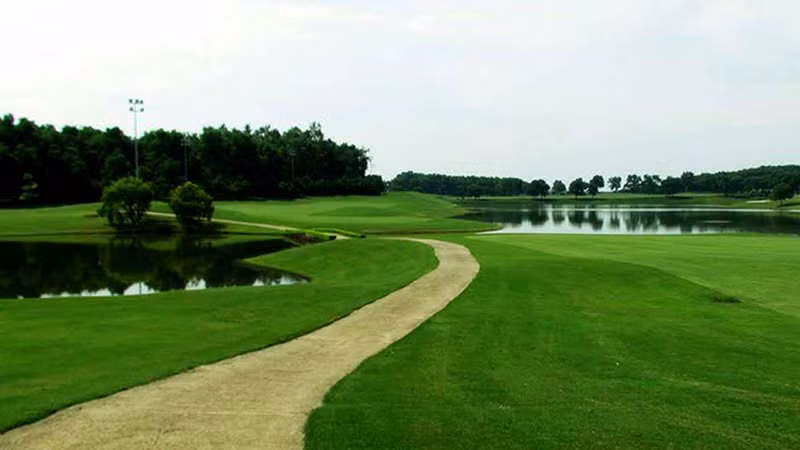 Top 10 sân golf tâp luyện đáng "đồng tiền bát gạo" tại Hà Nội - Hình 10 Top 10 san golf tap luyen dang
