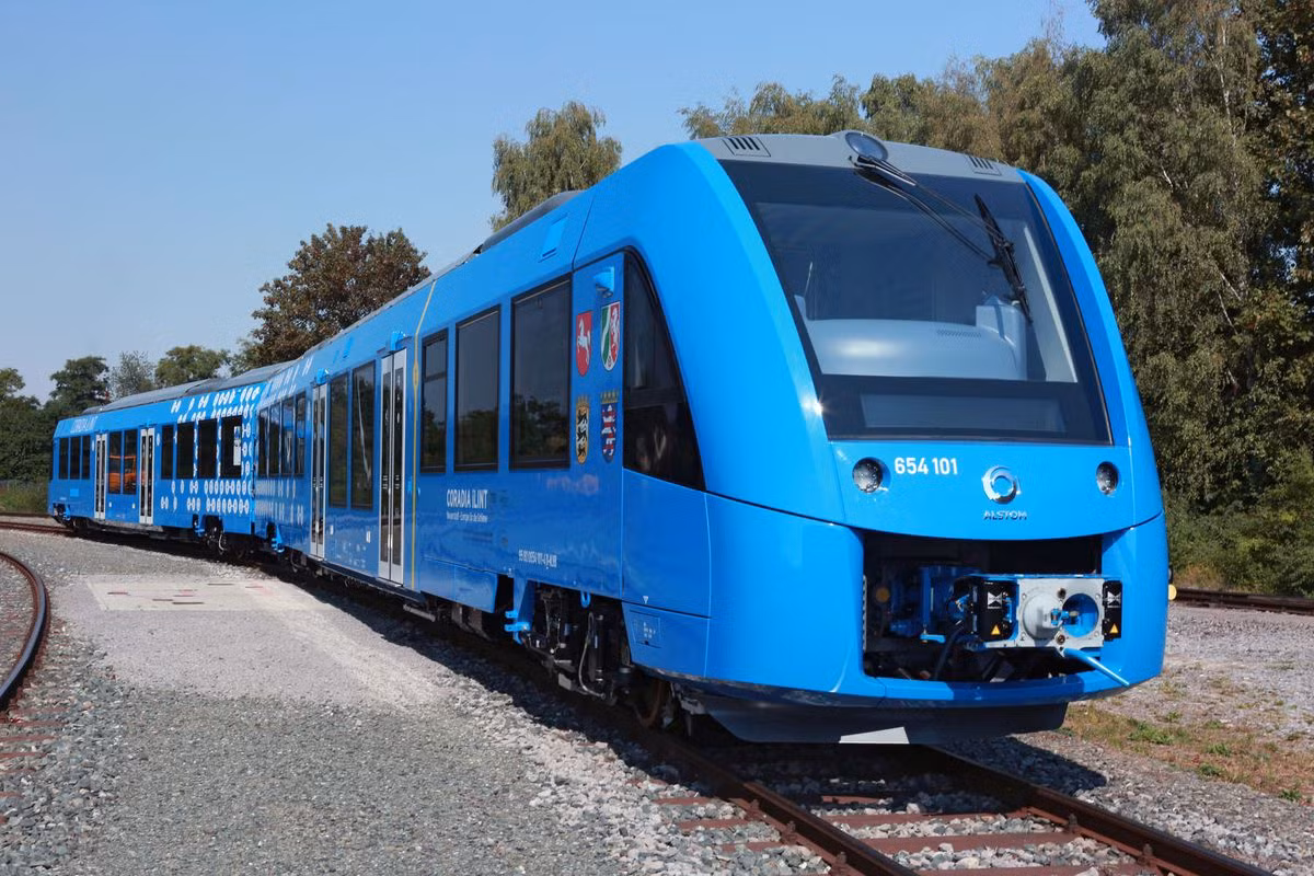 Theo công ty Alstom, tàu có độ ồn khá thấp so với loại tàu sử dụng nhiên liệu diesel, âm thanh phát ra chỉ đến từ tiếng bánh xe va chạm trên đường ray và tiếng cản của không khí.
