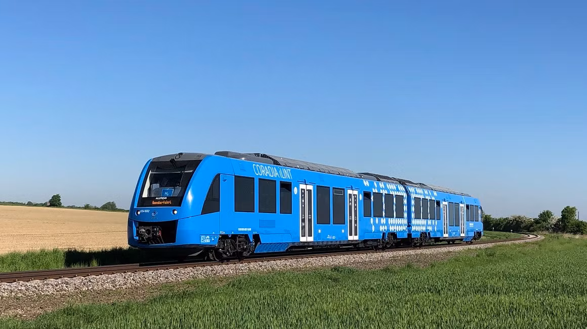 Mặc dù có giá thành đắt hơn loại tàu vận hành bằng nhiên liệu diesel (gây ô nhiễm môi trường), tàu thế hệ mới đạt ưu thế về độ thân thiện với môi trường.