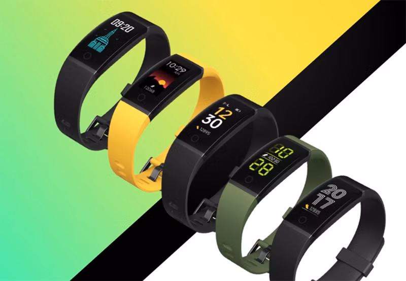 Realme band được xếp cùng hạng với Xiaomi Miband 4, tuy nhiên về mặt thiết kế và giá thực tế trên thị trường thì nó đang cạnh tranh chính với Redmi band.