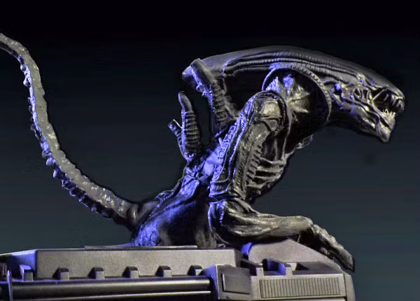 Khi Xenomorph phá nóc case chui lên ai cũng phải khiếp sợ.