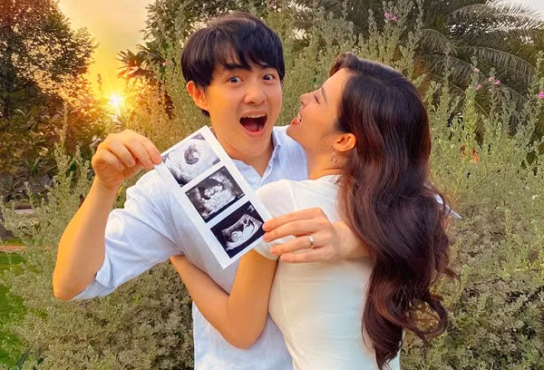 Cuối tháng 4, ca sĩ Đông Nhi thông báo tin vui khi mang thai con đầu lòng và nhận được nhiều lời chúc phúc từ phía người hâm mộ. Sự kiện này cũng đưa tên tuổi vợ chồng Đông Nhi - Ông Cao Thắng hot trở lại.