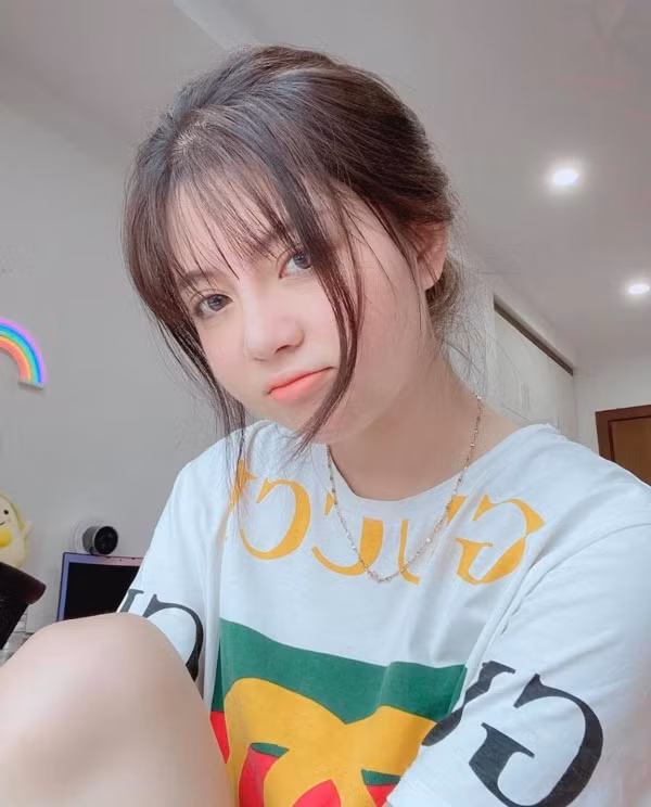 Chưa dừng lại ở mạng xã hội Facebook, Trang Banana còn tích cực phát triển trên Tik Tok. Hiện tại, trang MXH này của cô nàng đang sở hữu 1.300.000 người theo dõi.