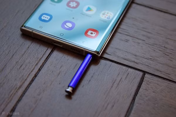 Samsung Galaxy Note 10+ vẫn là sản phẩm tốt trong 2020 dù có sự xuất hiện của Galaxy S20+ và S20 Ultra. Hệ thống camera chính được tích hợp cảm biến TOF, RAM 12 GB đi kèm bộ nhớ trong dung lượng cao cùng bút cảm ứng S Pen đa năng là ưu thế của chiếc điện thoại này.