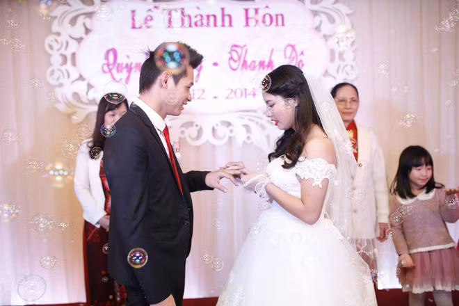 Về một nhà từ trước lúc Độ Mixi trở thành streamer hàng đầu như bây giờ, chuyện tình của Độ Mixi và "bà chủ kênh" là thứ mà các fan của Tộc trưởng nhắc tới liên tục.