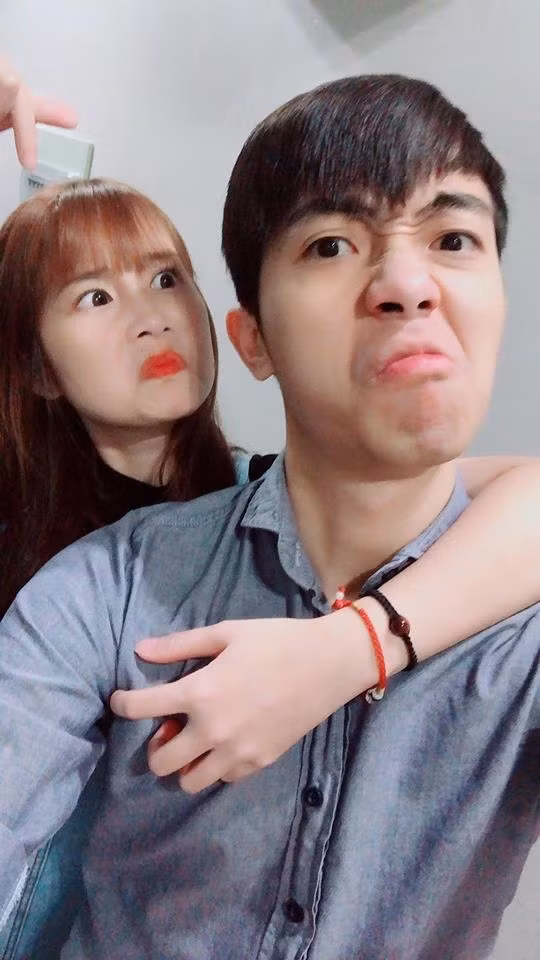 Cris Devil Gamer - Mai Quỳnh Anh có lẽ là cặp đôi đã quá nổi tiếng trong thời gian gần đây, đặc biệt là sau lễ cưới đình đám vừa qua.