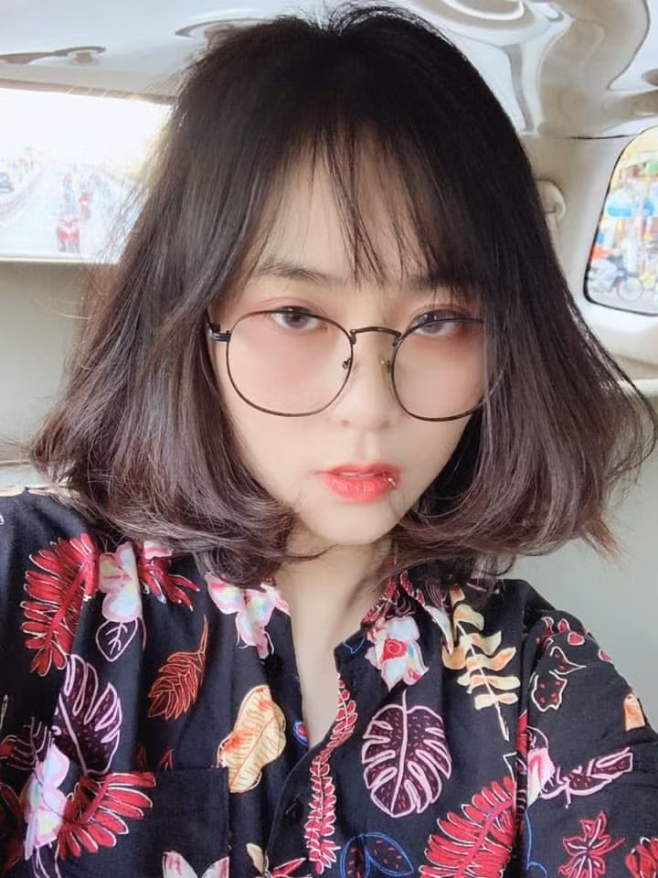 Cô nàng còn thử sức qua lĩnh vực điện ảnh với vai trò là diễn viên trong bộ phim "Nụ Hôn Ký Ức" đề tài thiên về siêu năng lực.