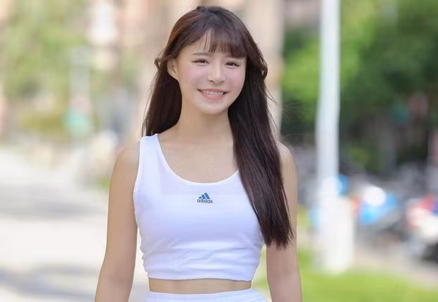 Yuan Yuan cũng là cô nàng có số đo vòng một "khủng" trong số các nữ streamer đình đám trên mạng.