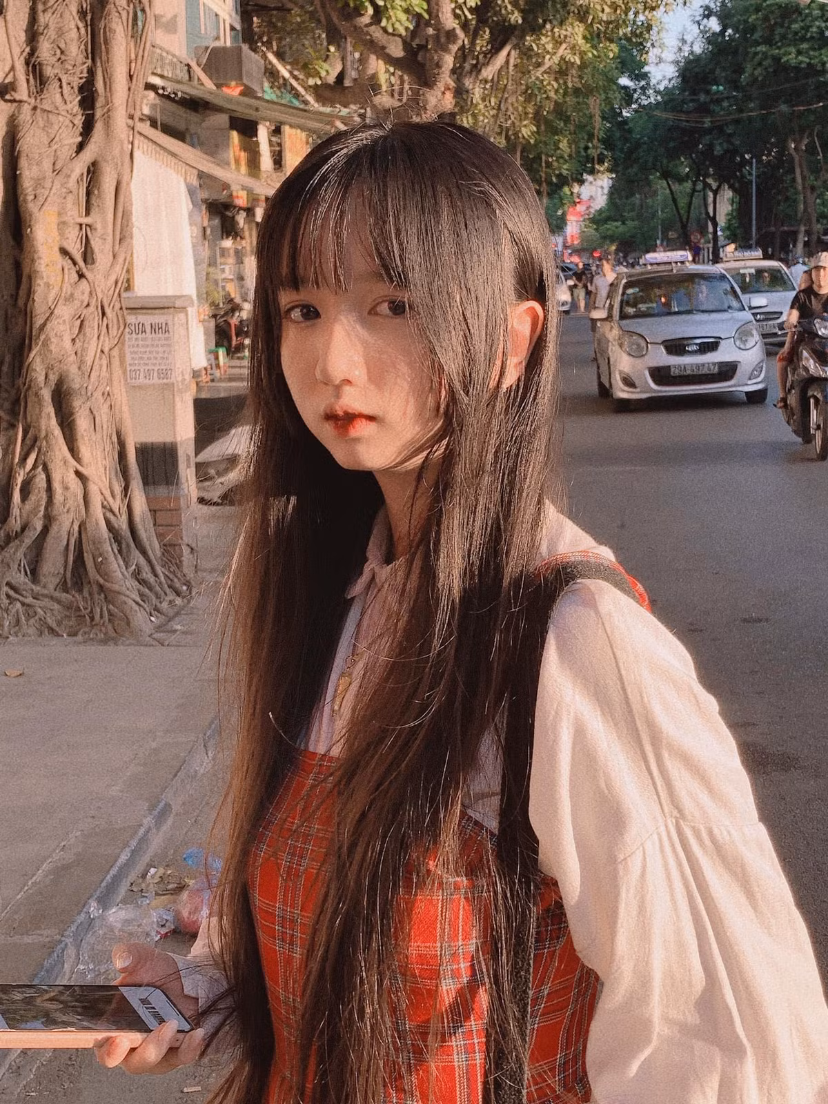 Từ khi tham gia với vai trò game thủ, Thảo Linh đã có tiếng tăm trong cộng đồng. Sau này cô nàng lấn sân làm streamer và tên tuổi của cô càng được dân tình biết đến nhiều hơn.