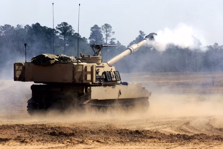 Hiện tại, pháo M109A7 có thể bắn đạn pháo có điều khiển XM982 Excalibur S với tầm bắn khoảng 60km.