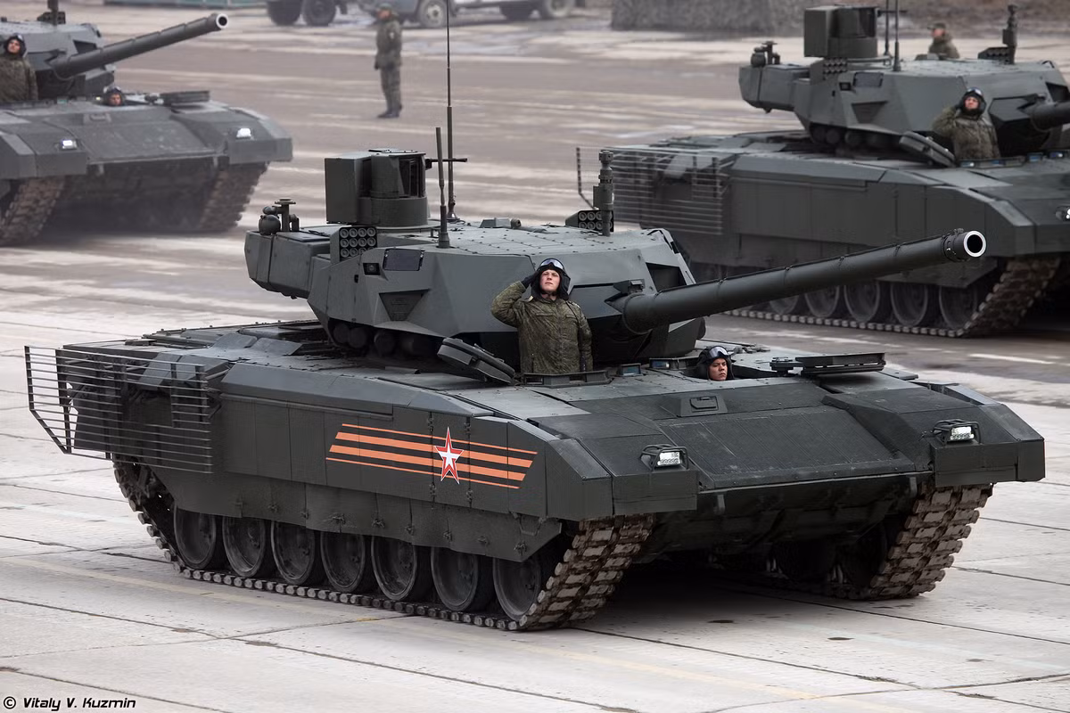 Xe tăng chủ lực T-14 hoặc Object 148 thiết kế trên cơ sở nền tảng bánh xích hạng nặng Armata. Tuy nhiên, người ta vẫn thích gọi chung là xe tăng Armata hơn là xe tăng Object 148 hay T-14.