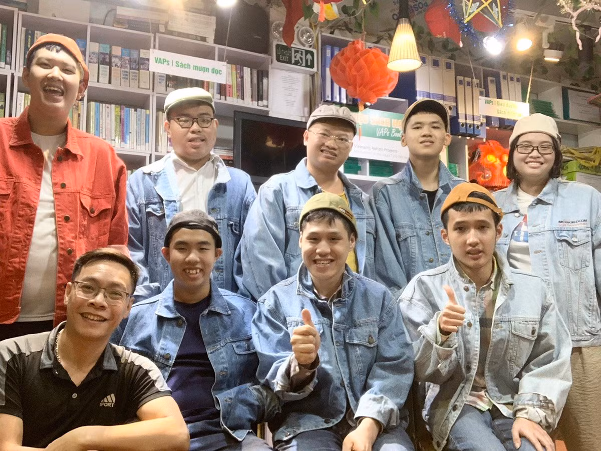 Anh Nguyen Duc Trung: Gieo niem tin cho nguoi tu ky