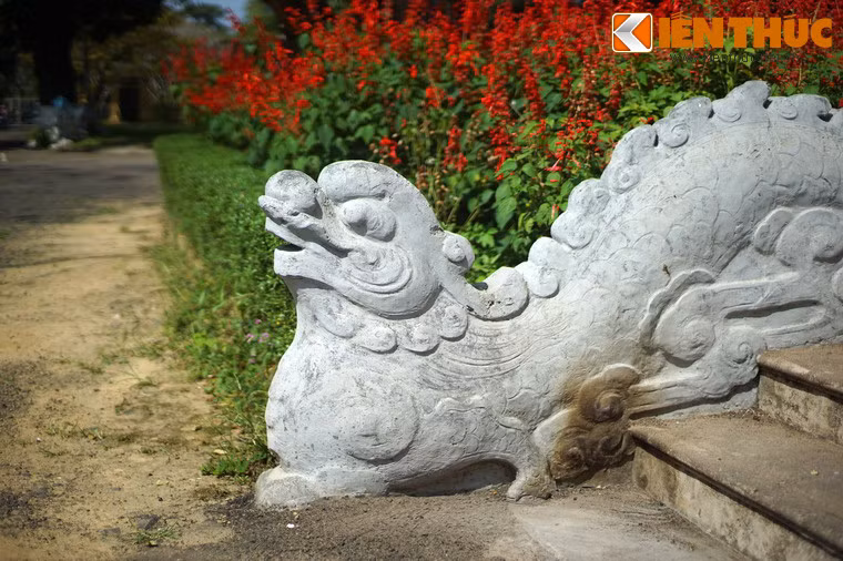 Đến cuối thế kỷ 19 đầu thế kỷ 20, sau khi Việt Nam hoàn toàn trở thành thuộc địa Pháp, toàn bộ kiến trúc của chùa Giác Hoàng bị người Pháp phá hủy để xây dựng Viện Cơ Mật. Khi triều Nguyễn kết thúc năm 1945, Viện Cơ Mật cũng ngừng hoạt động.