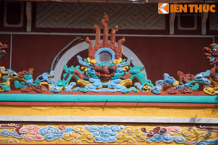Năm 1816, khi hoàng tử Đảm được phong Hoàng thái tử và chuyển về phía Đông Kinh thành, nơi đây trở thành nơi ở của Hoàng tử Nguyễn Phúc Chẩn (em vua Minh Mạng), và về sau trở thành nơi ở của Nguyễn Phúc Thiện Khuê - con trai trưởng của Nguyễn Phúc Chẩn.