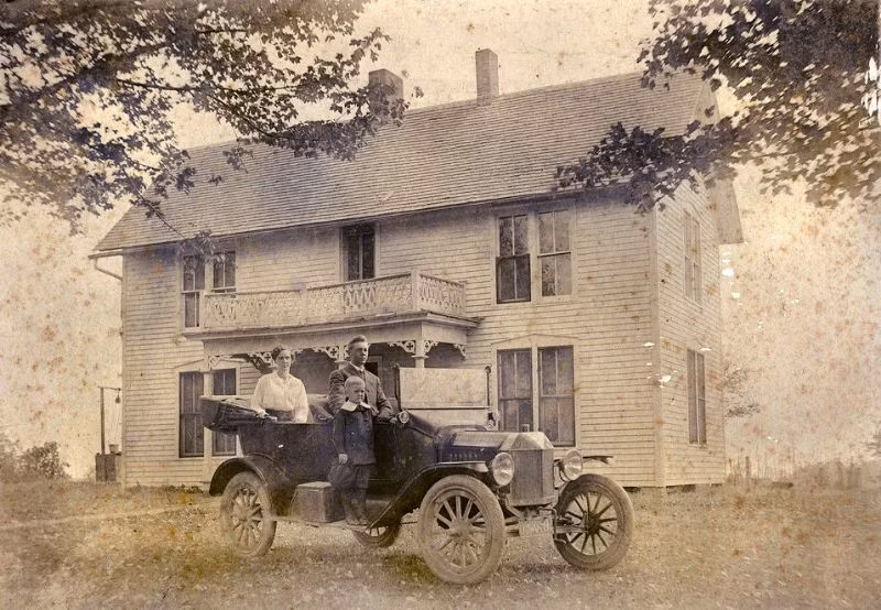 Xe Ford Model T Tourer, năm 1915. Ảnh: Vintag.