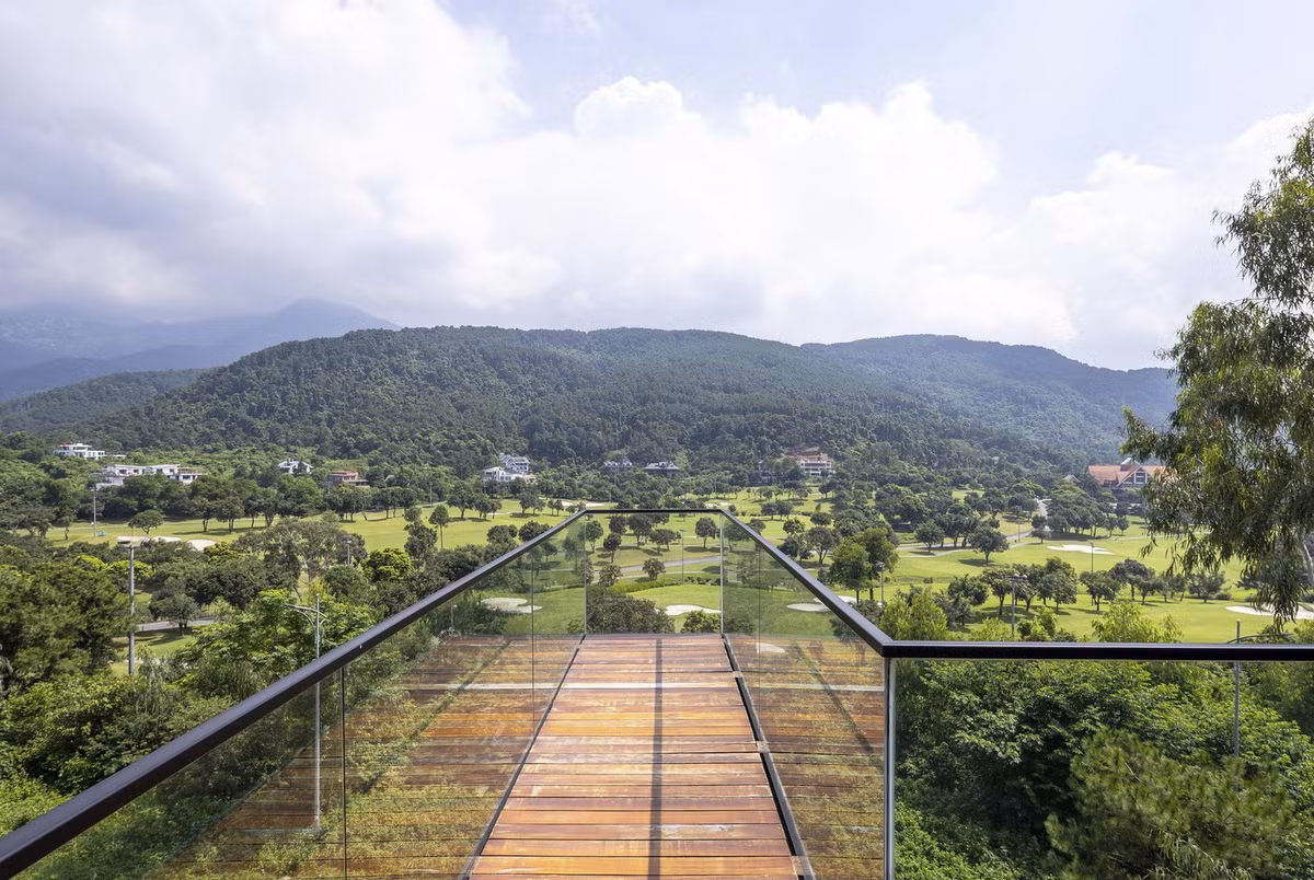 Với diện tích đất 1.000m2, khách hàng mong muốn một nơi ở mở, hướng đến thiên nhiên với cảm giác riêng tư.