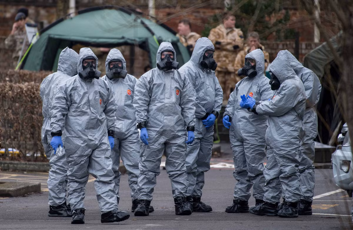 Trong trường hợp nạn nhân may mắn được cấp cứu và qua khỏi thì Novichok vẫn có thể gây ra những tổn thương vĩnh viễn cho não bộ.